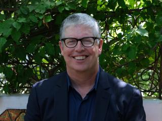 Headshot of Peter Lunenfeld